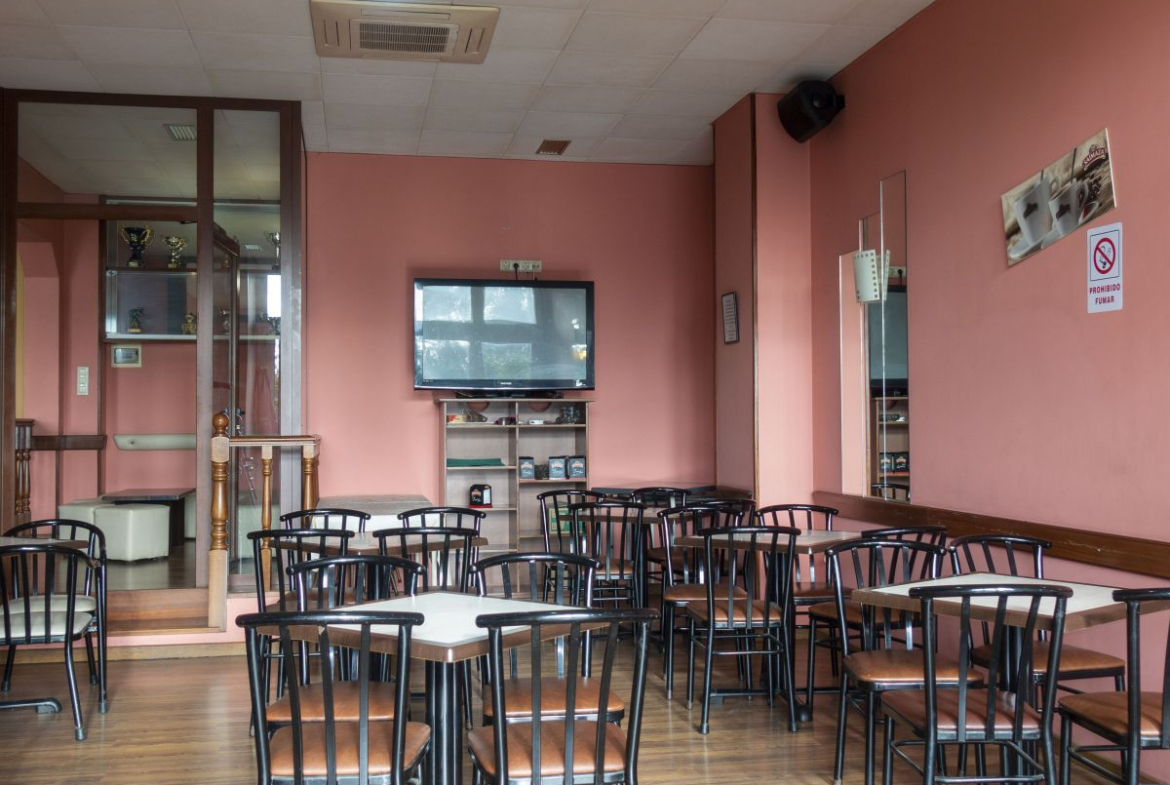 Local Comercial en Venta en Mos