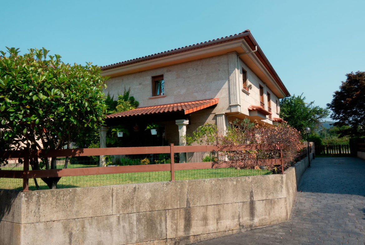 Chalet en Venta en Salceda De Caselas