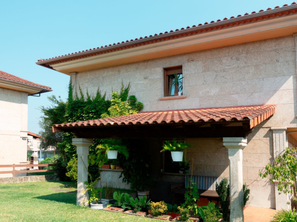 Chalet en Venta en Salceda De Caselas