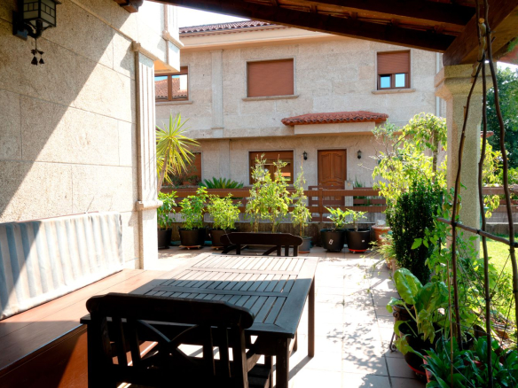 Chalet en Venta en Salceda De Caselas
