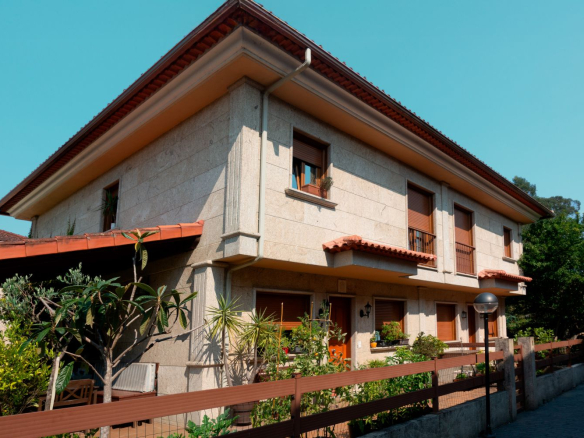 Chalet en Venta en Salceda De Caselas
