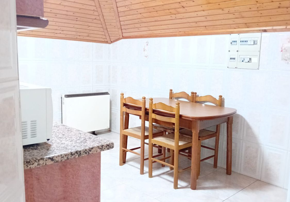 Casa en Alquiler en Mezquita (A)