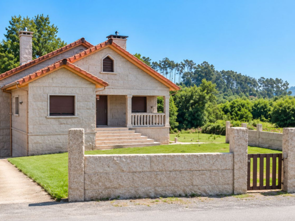 Chalet en Venta en Ponteareas